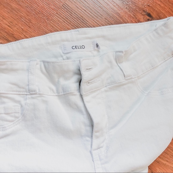 Cello brand white distressed skinny jeans - Picture 2 of 2